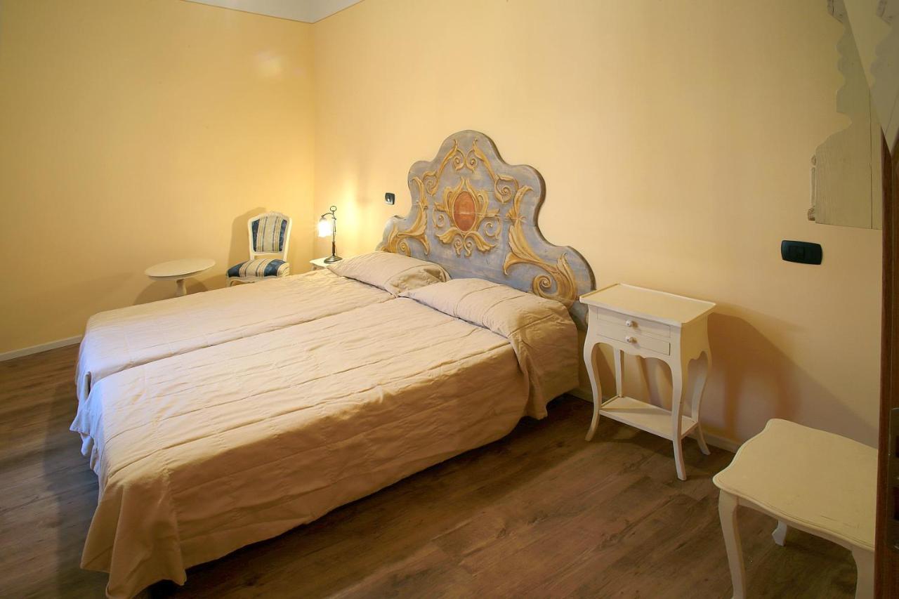 Appartamenti Piazza Umberto I Torri Del Benaco Eksteriør bilde